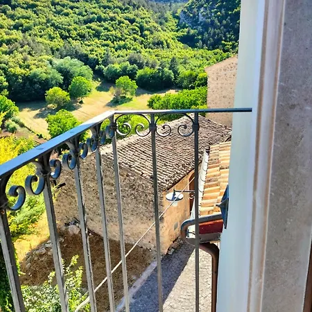 Dimora Al Colle Nocleg ze śniadaniem Caporciano
