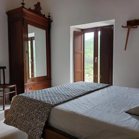 Couette-café Dimora Al Colle 3*