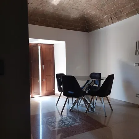 Couette-café Dimora Al Colle 3*