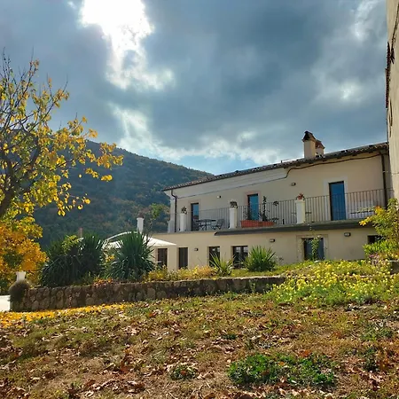 Dimora Al Colle Nocleg ze śniadaniem Caporciano