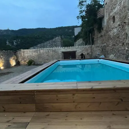 Dimora Al Colle Nocleg ze śniadaniem 3*
