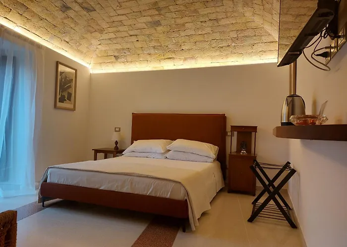 Dimora Al Colle Bed and Breakfast 3*